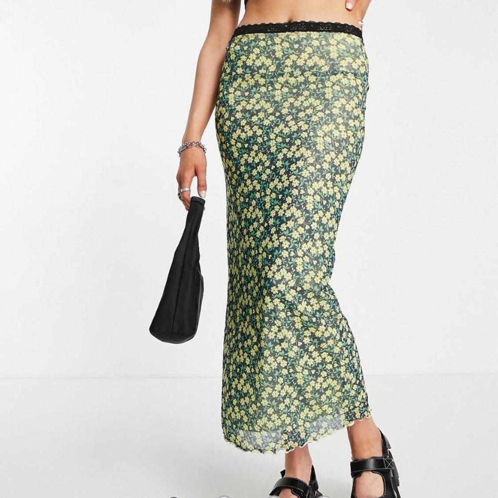 Topshop lace top jersey mesh ditsy midi skirt in green. Never worn.